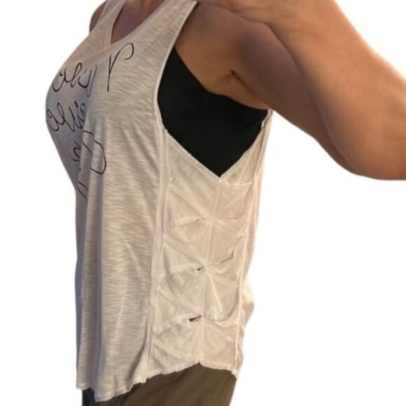 NWT Graphic “Never Give Up”Women's White Graphic Woven Side Tank Top L - Picture 6 of 8